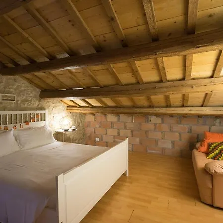 Rural Holiday Home In Montecarotto With Swimming Pool * Montecarotto