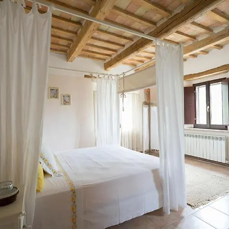 別荘 Rural Holiday Home In Montecarotto With Swimming Pool Montecarotto